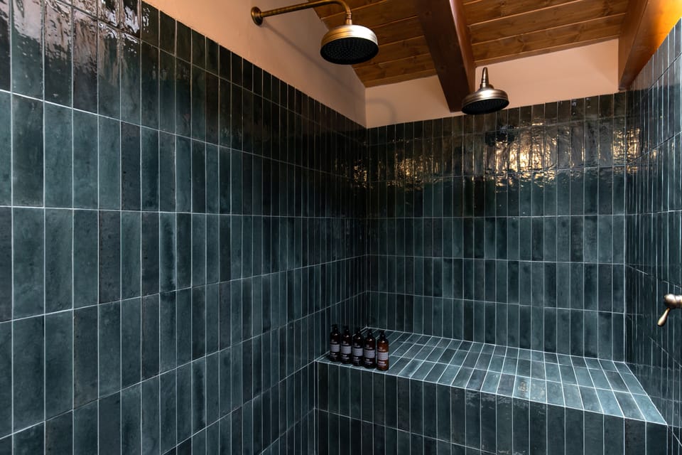 Superior Suite | Bathroom | Free toiletries, hair dryer, bathrobes, slippers
