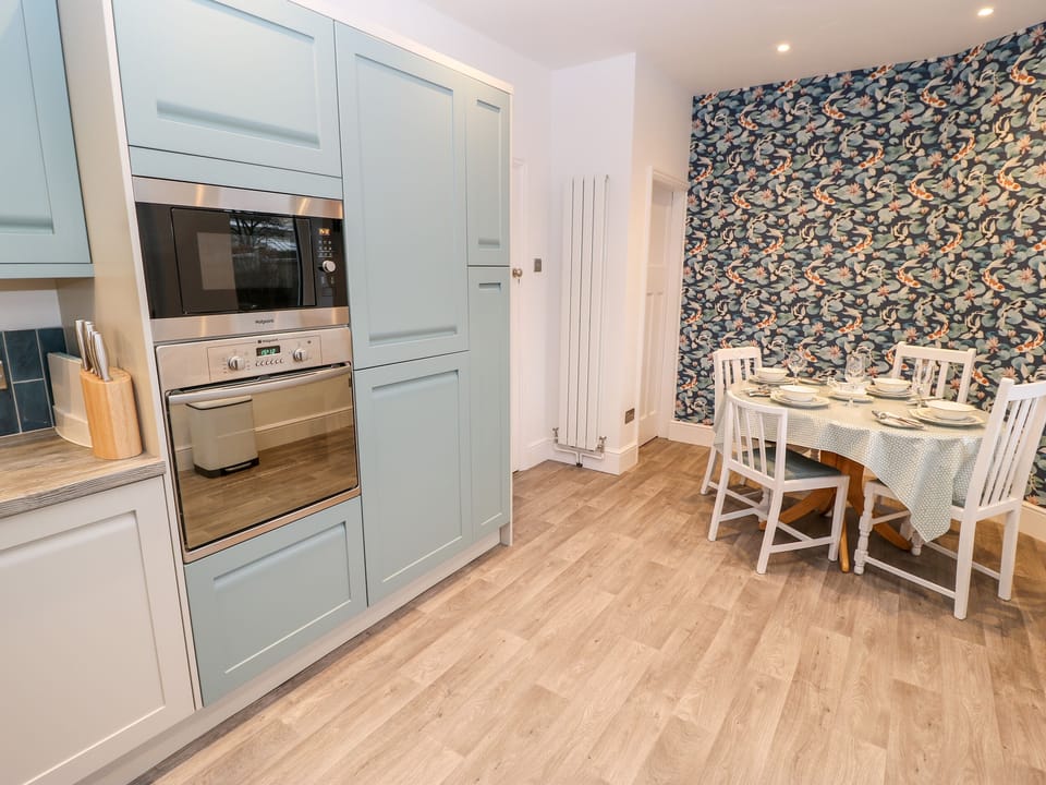 Cottage | Interior