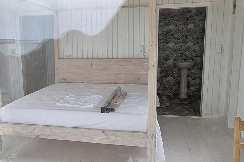 1 bedroom, WiFi (free), bed sheets