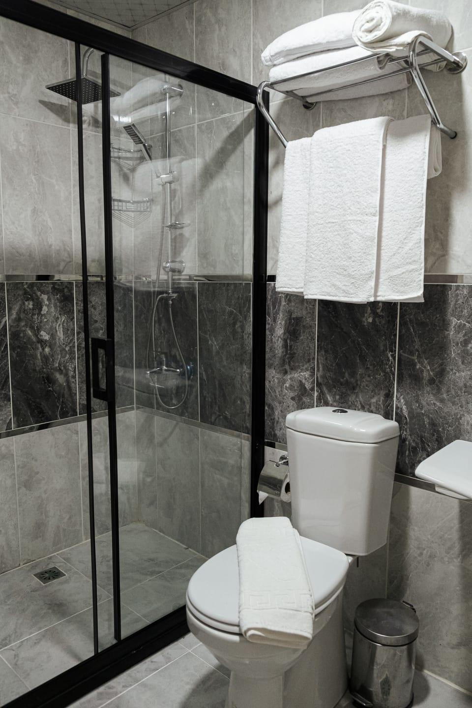 Standard Twin Room, Non Smoking, City View | Bathroom | Hair dryer, slippers, towels, soap
