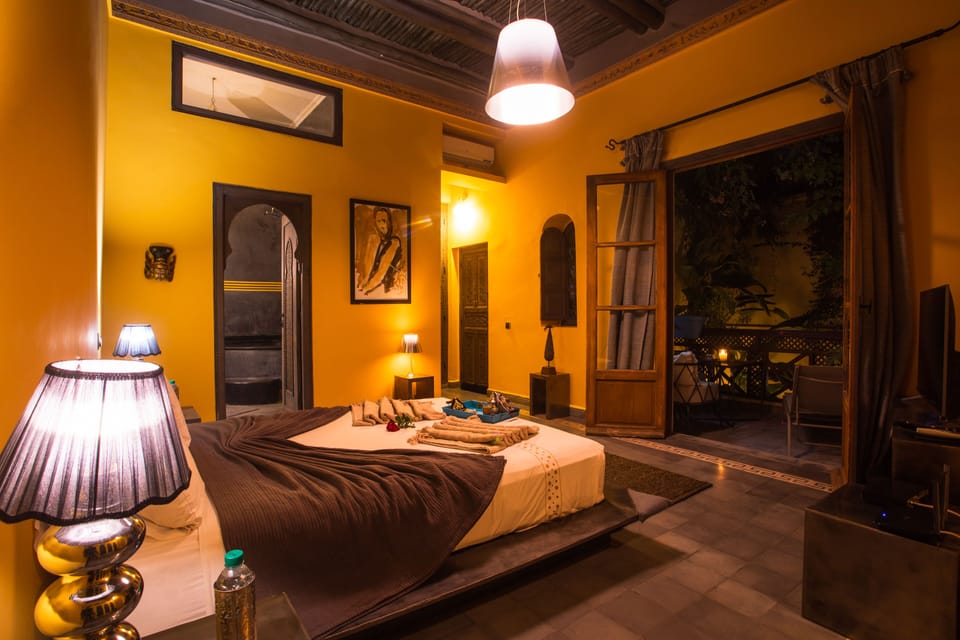 Superior Suite | In-room safe, desk, free WiFi, bed sheets