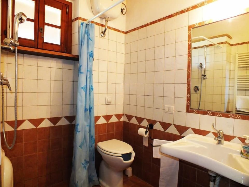 Exclusive Chalet, 2 Bedrooms, Garden View, Garden Area | Bathroom | Shower, free toiletries, hair dryer, towels
