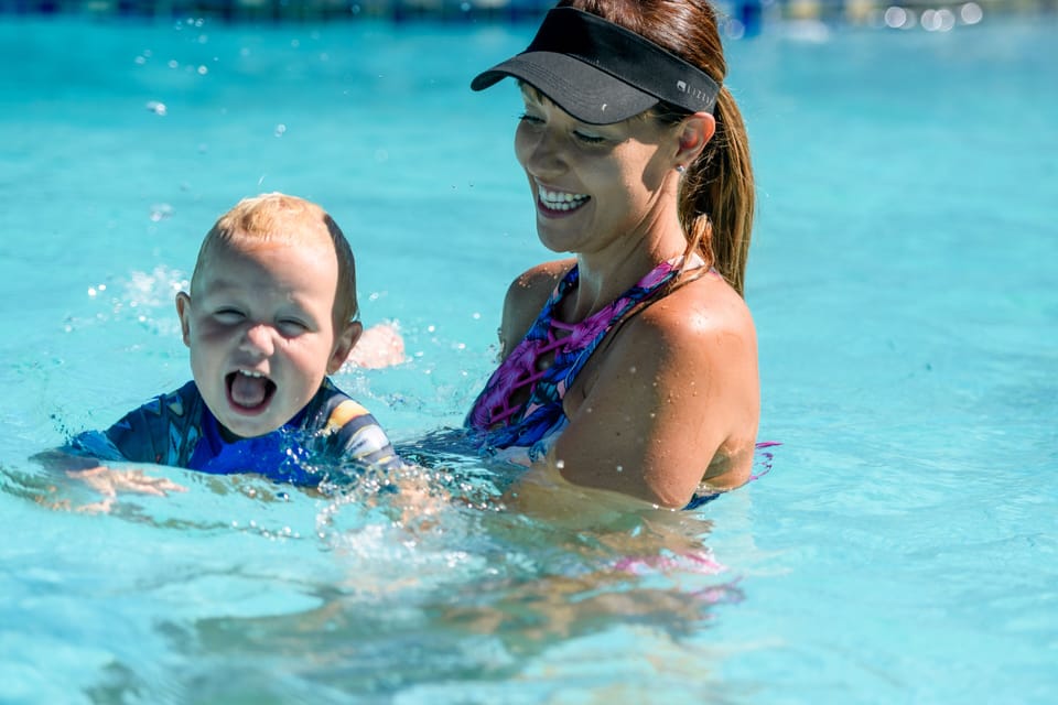 2 outdoor pools