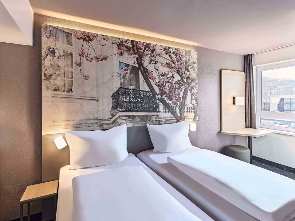 Twin Room | Desk, blackout drapes, soundproofing, free WiFi