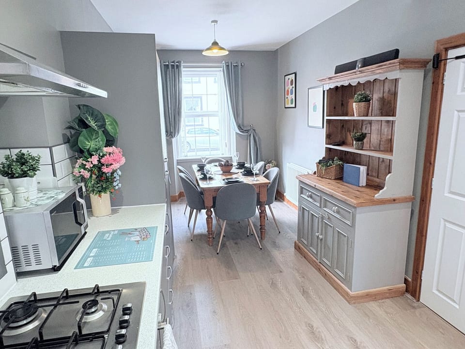Cottage | Interior