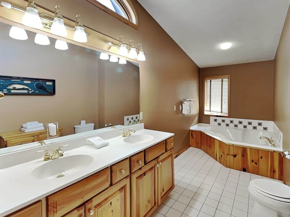 Almost Paradise by Taylor Made Deep Creek Cottage in McHenry