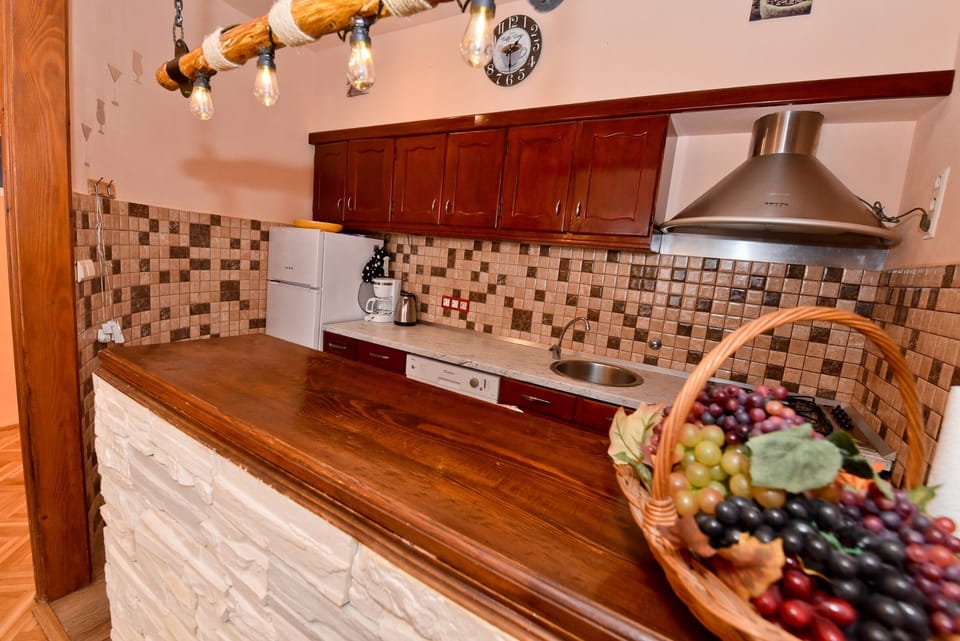 Family House | Private kitchen | Fridge, microwave, oven, stovetop