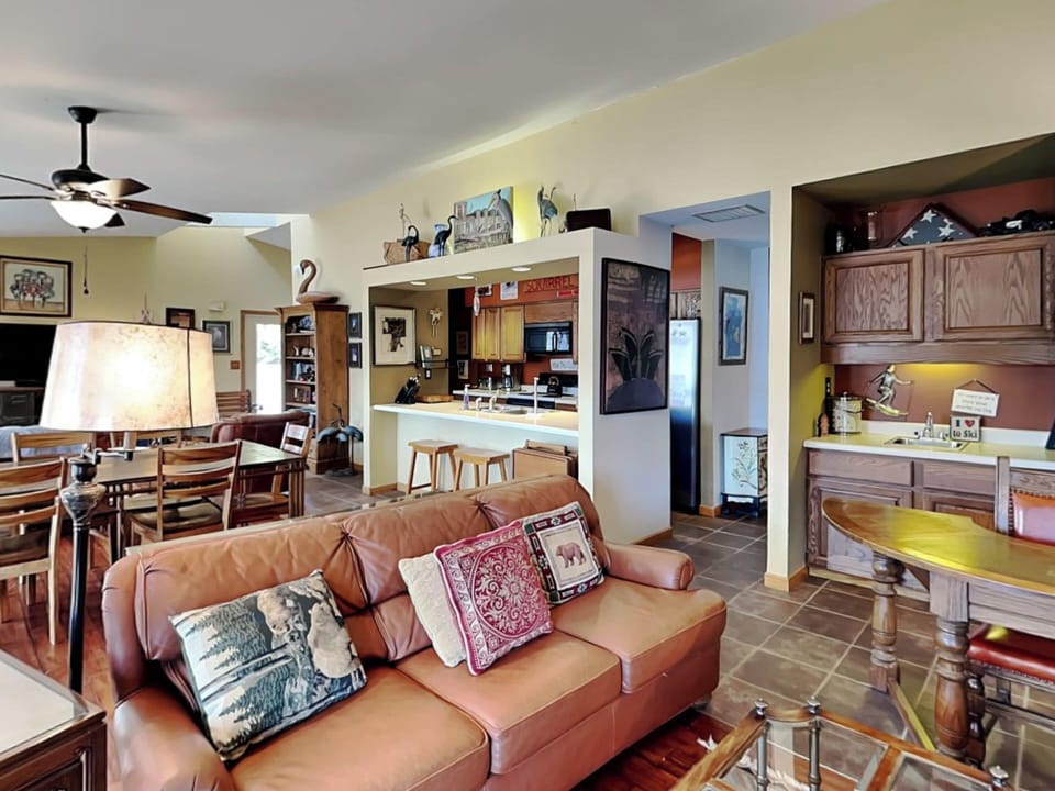 House (3 Bedrooms) | Property amenity