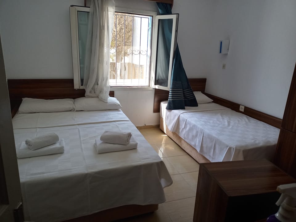 Standard Double or Twin Room | WiFi, bed sheets