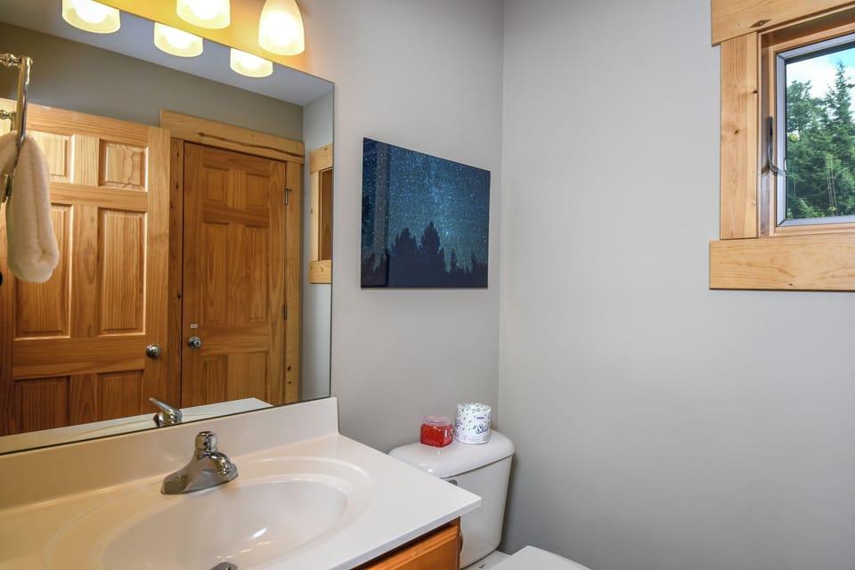 Canopy Escape by Taylor Made Deep Creek Cottage in Garrett County