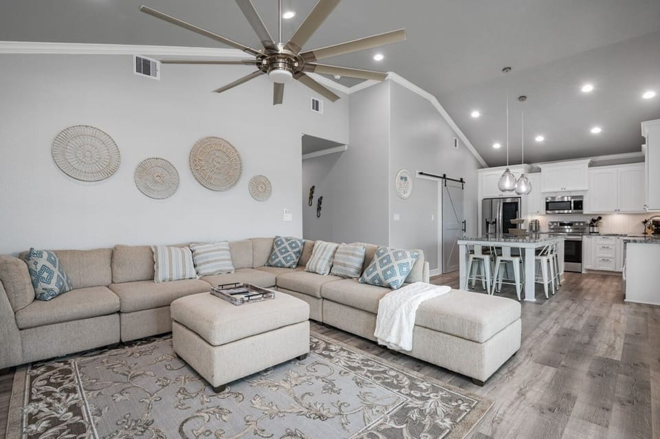 House, 3 Bedrooms | Living area | Smart TV, streaming services