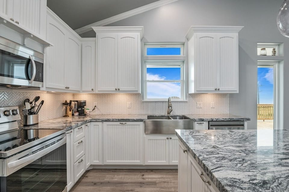 House, 3 Bedrooms | Private kitchen | Coffee/tea maker, fridge, oven, toaster