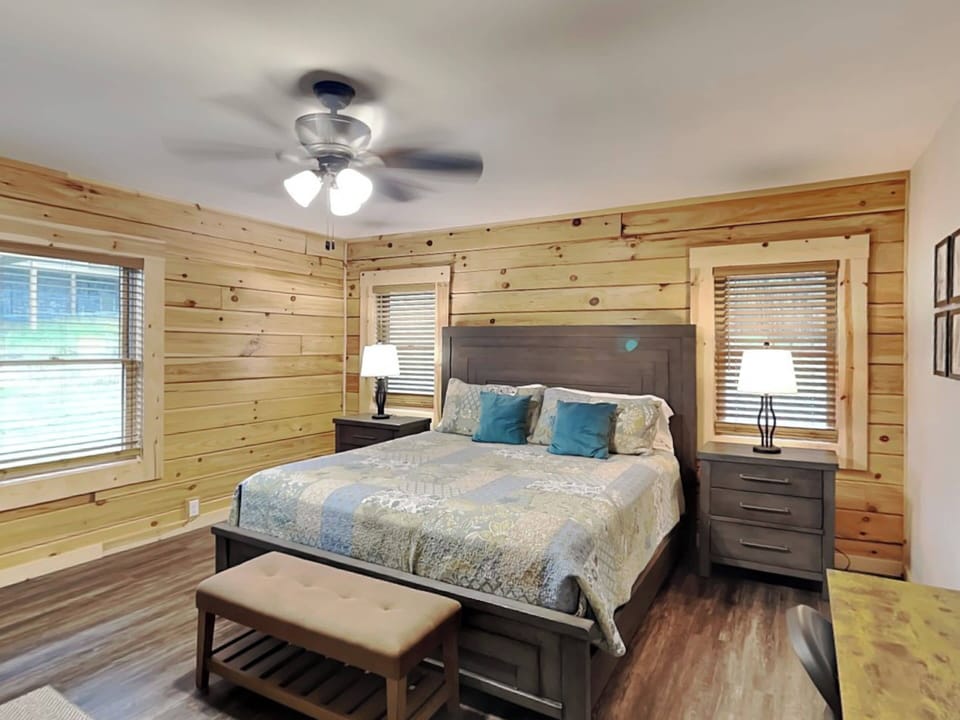 Hearthstone by Taylor Made Deep Creek Cabin in Deep Creek Lake