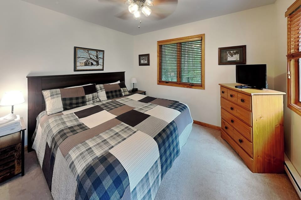 Innisfree by Taylor Made Deep Creek Cottage in Deep Creek Lake