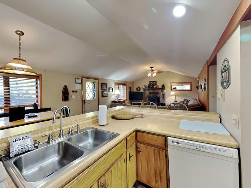 House (2 Bedrooms) | Property amenity