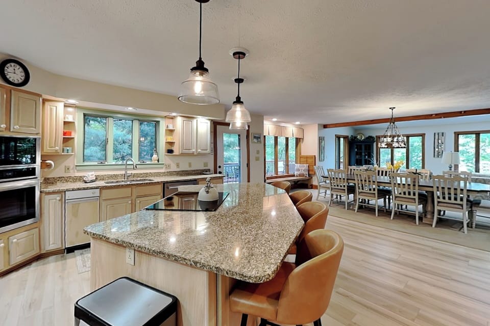 House (5 Bedrooms) | Property amenity