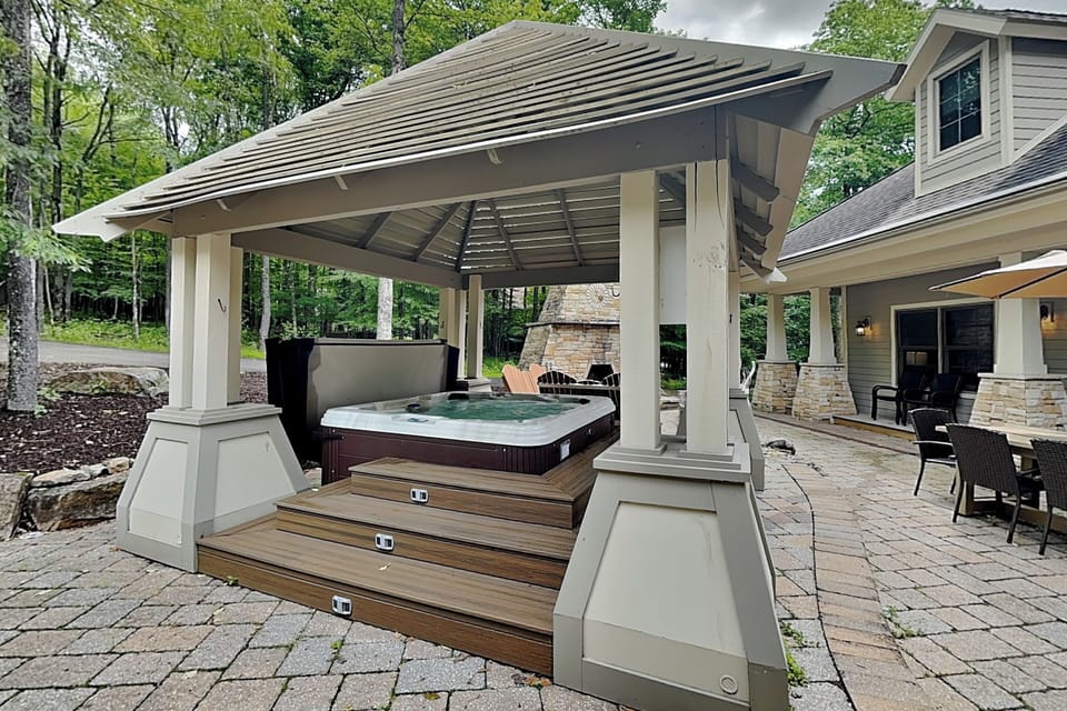 House (5 Bedrooms) | Property amenity