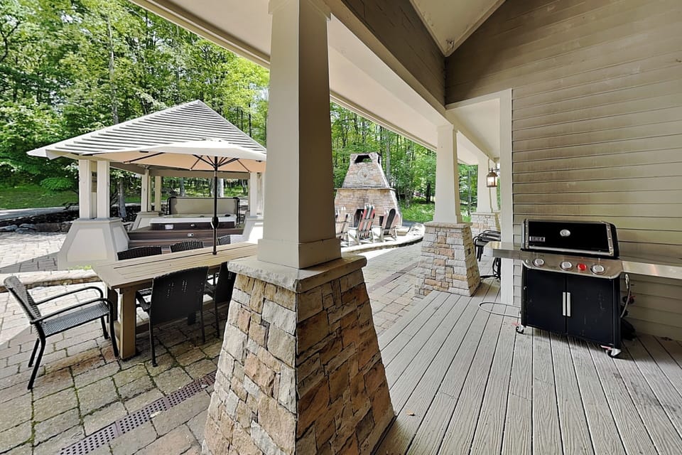 House (5 Bedrooms) | Property amenity