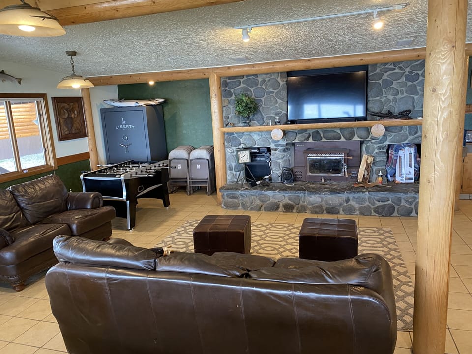 Grand Bungalow, Hot Tub, Ocean View | Living area | 32-inch Smart TV with digital channels, TV, streaming services