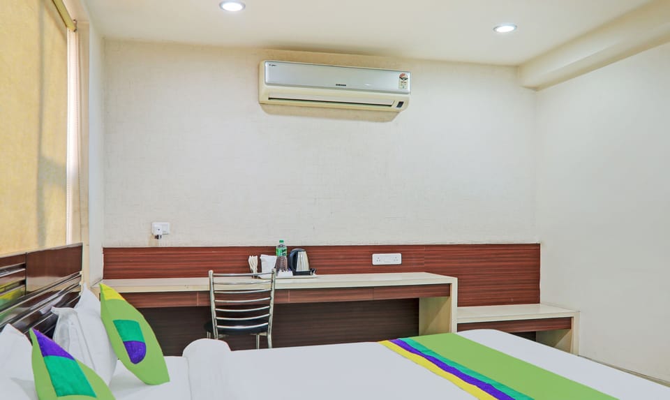 Premium Double Room | Desk, iron/ironing board (on request)