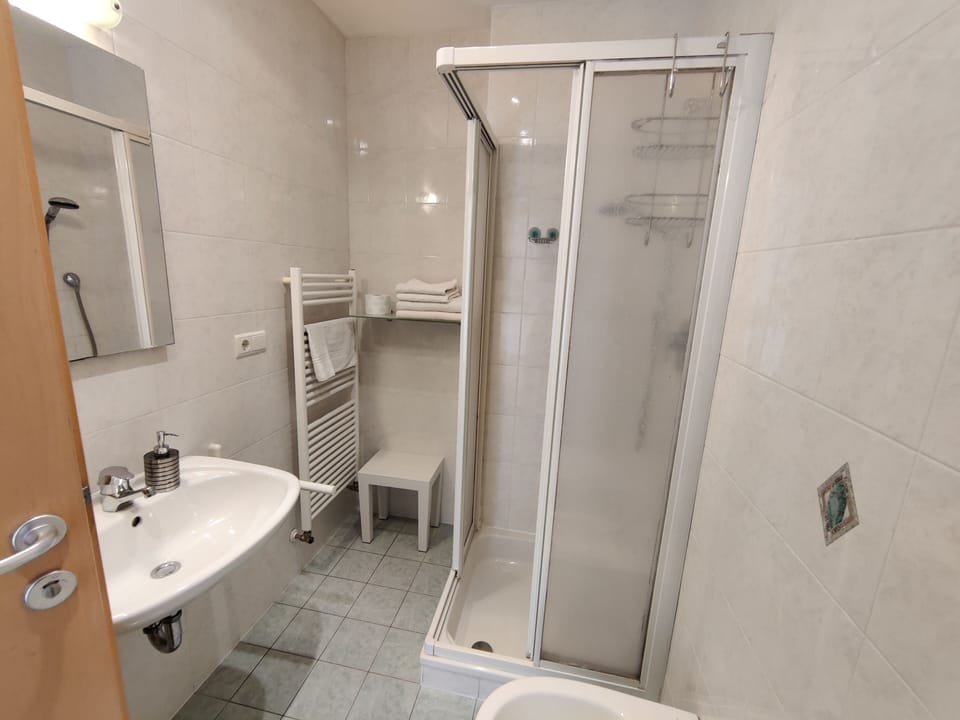House, 2 Bedrooms, Accessible, Balcony | Bathroom