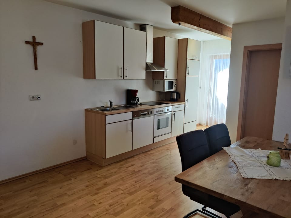 House, 2 Bedrooms, Accessible, Balcony | Private kitchen