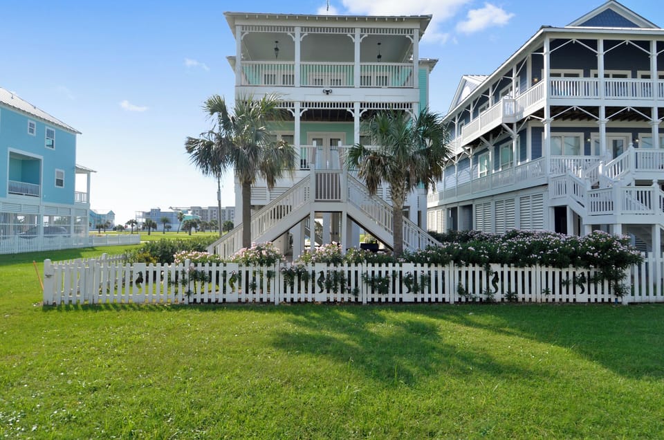House (6 Bedrooms) | Front of property