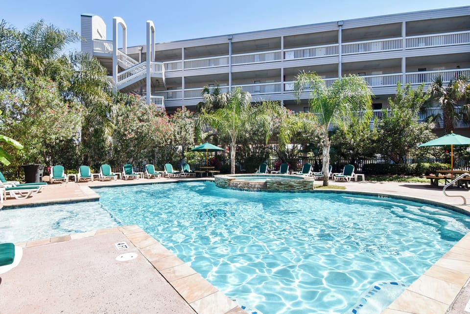 Condo (1 Bedroom) | Property amenity