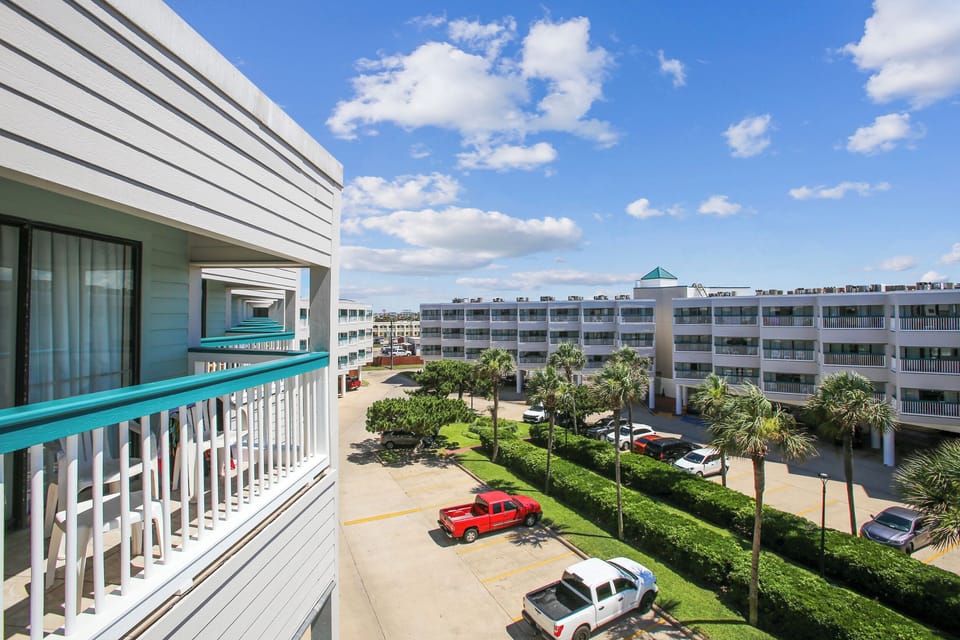 Condo (1 Bedroom) | Property amenity