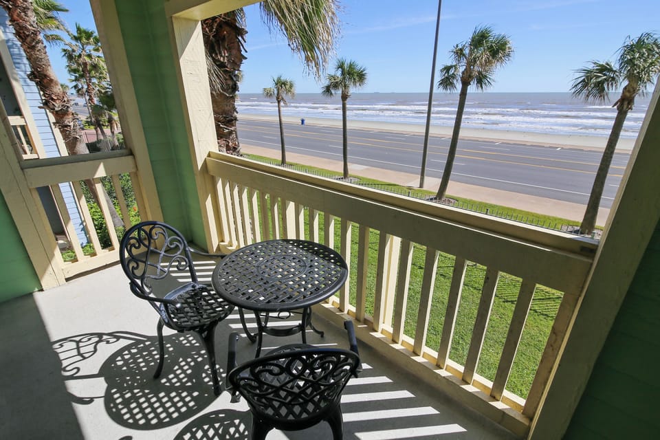 Condo (1 Bedroom) | Front of property