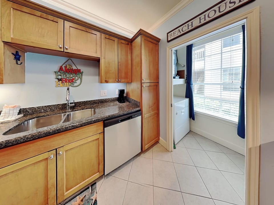 Condo (2 Bedrooms) | Property amenity