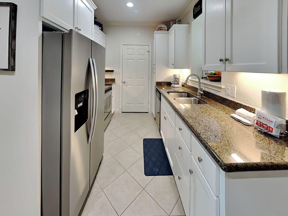 Condo (1 Bedroom) | Property amenity