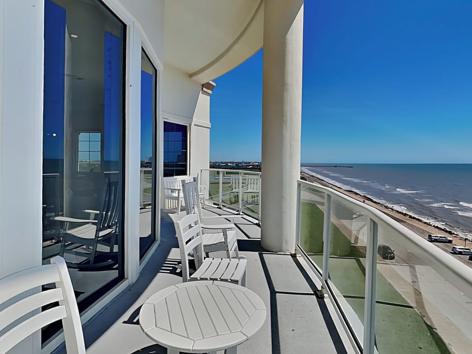Condo (2 Bedrooms) | Property amenity