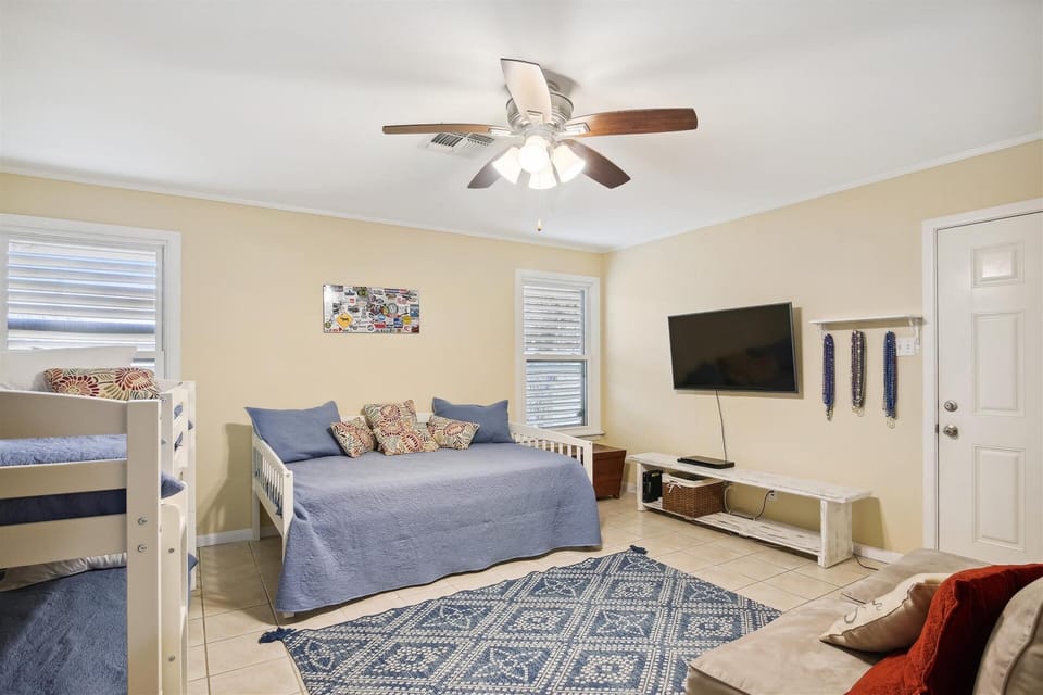 House (3 Bedrooms) | Property amenity