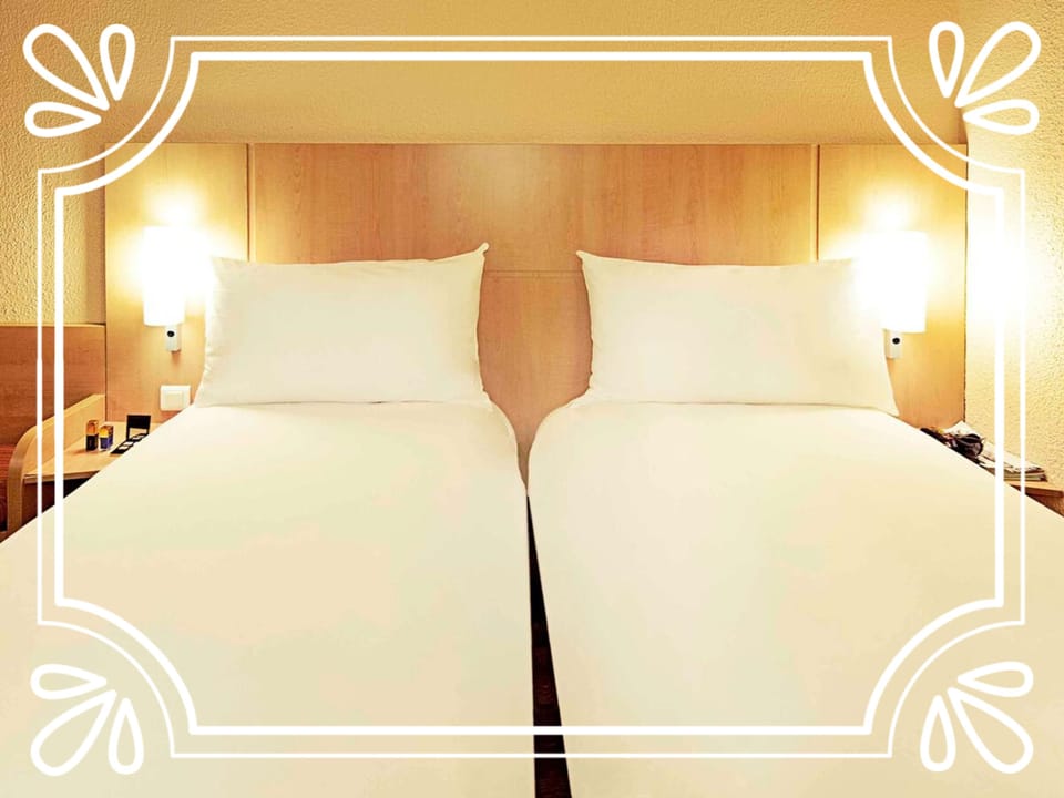 Standard Room, 2 Twin Beds | In-room safe, desk, soundproofing, iron/ironing board