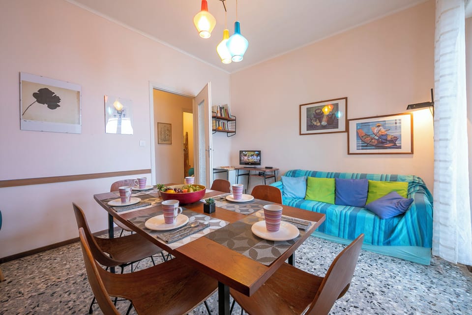 Family Apartment, 3 Bedrooms, 2 Bathrooms (Tre Balconi Sul Mare - Beachfront) | Dining
