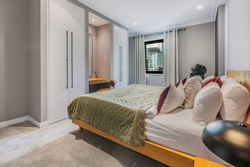Capacious Two bed Apt in Canary Wharf Apartment in London