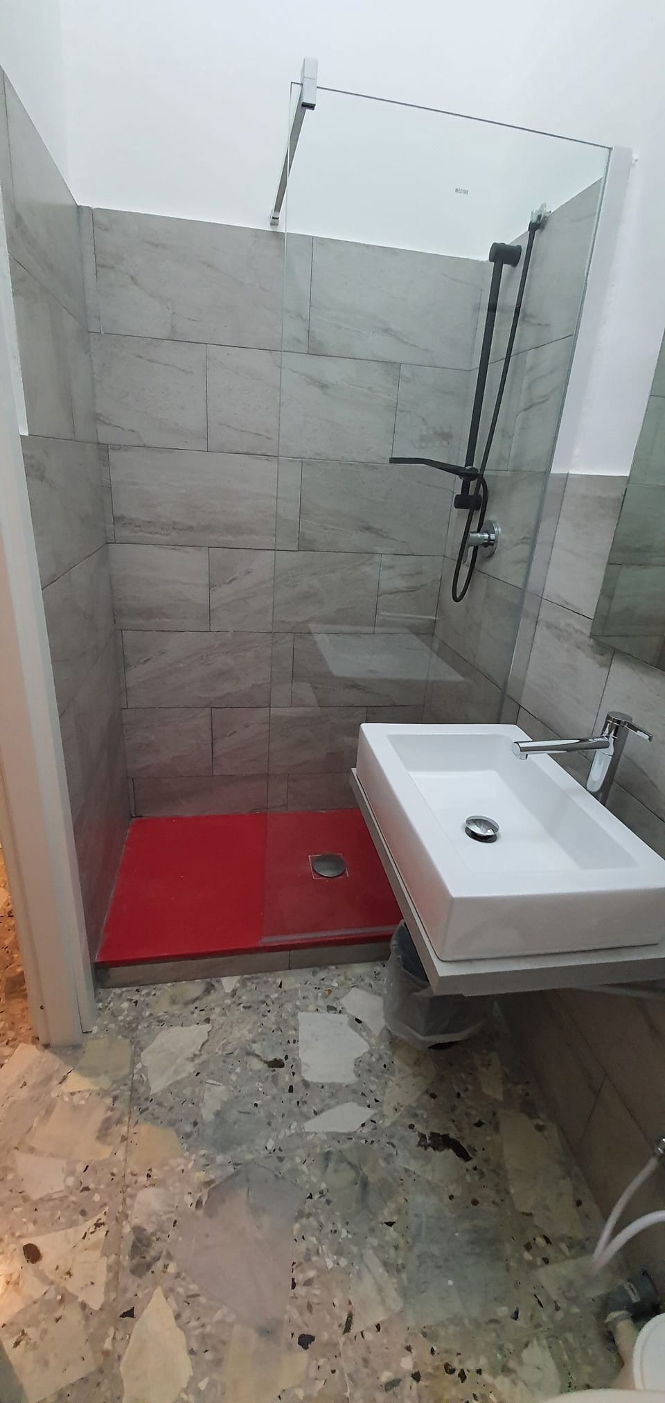 Deluxe Room | Down comforters, desk, soundproofing, WiFi (free)