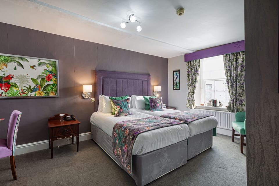 Classic Twin Room | Premium bedding, individually decorated, individually furnished, desk
