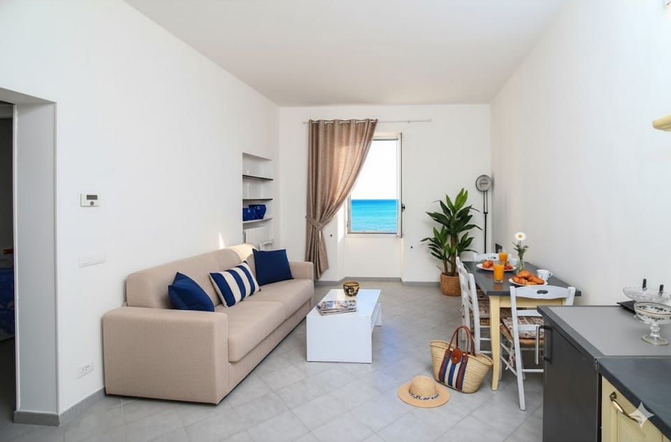 Apartment | Living area | TV