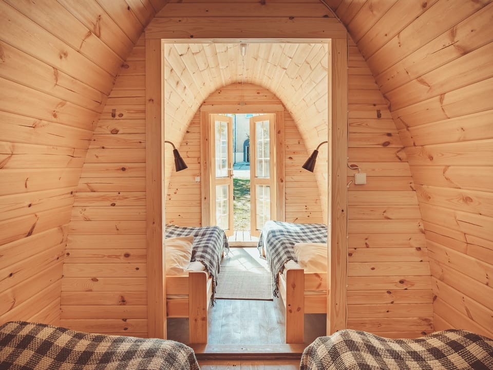 Basic Bungalow, 2 Bedrooms | Iron/ironing board, free WiFi, bed sheets