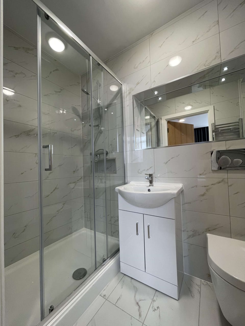 Shower, free toiletries, hair dryer, towels