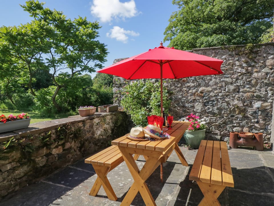 Cottage | Interior