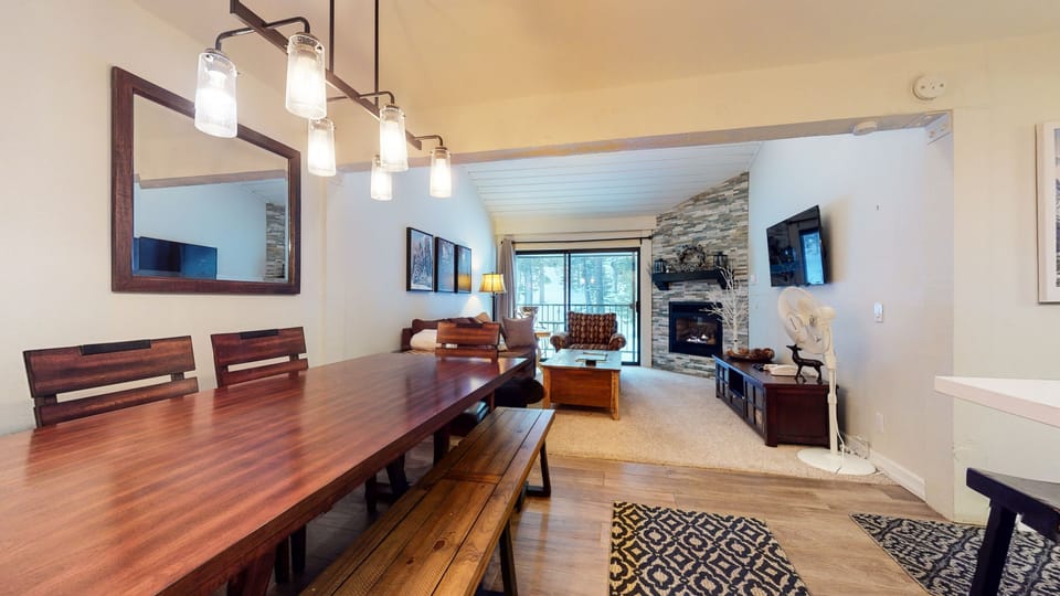 Condo, 1 Bedroom | Dining