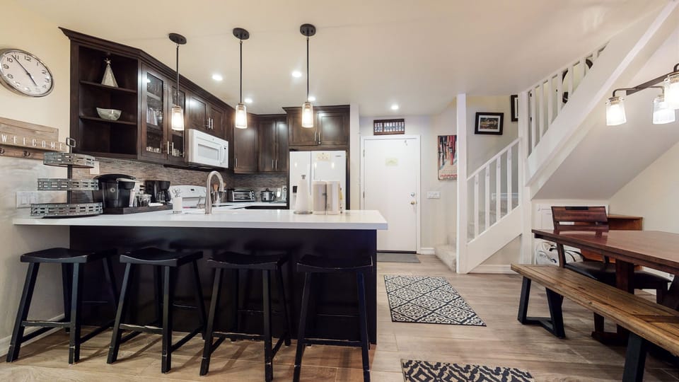 Condo, 1 Bedroom | Private kitchen | Coffee/tea maker, fridge, oven, toaster