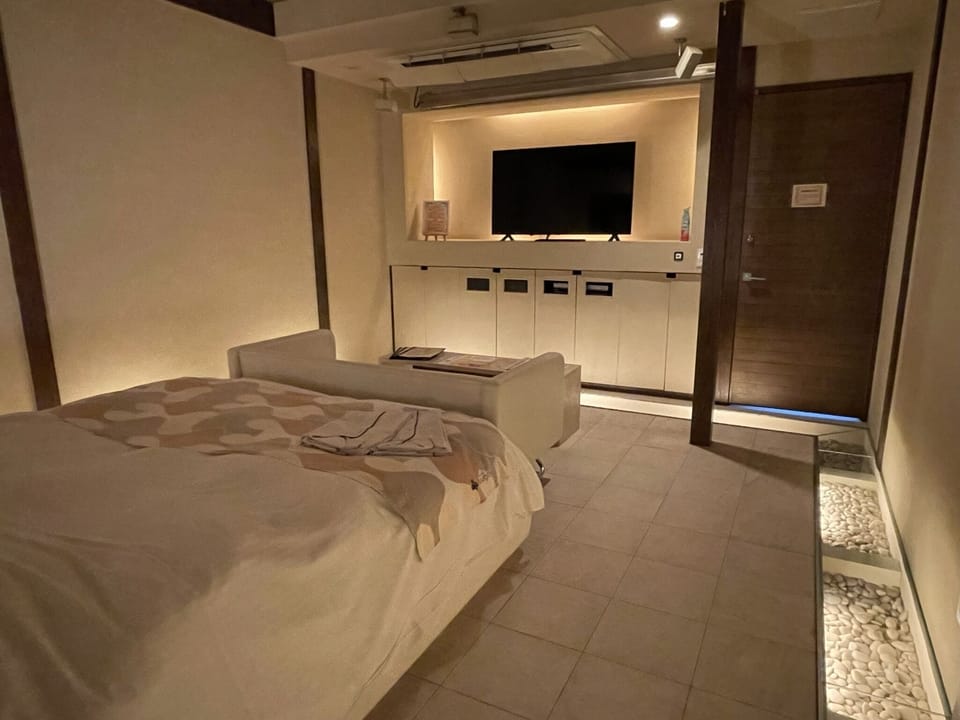 Superior Double Room | WiFi (free), individually decorated