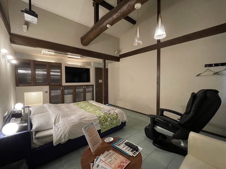 Standard Double Room | WiFi (free), individually decorated