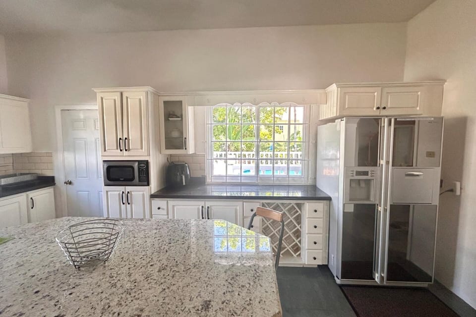 Villa | Private kitchen | Coffee/tea maker, fridge, microwave, oven