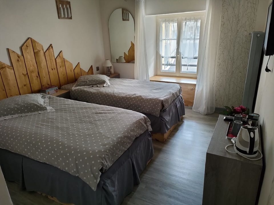 Classic Twin Room | Free WiFi, bed sheets