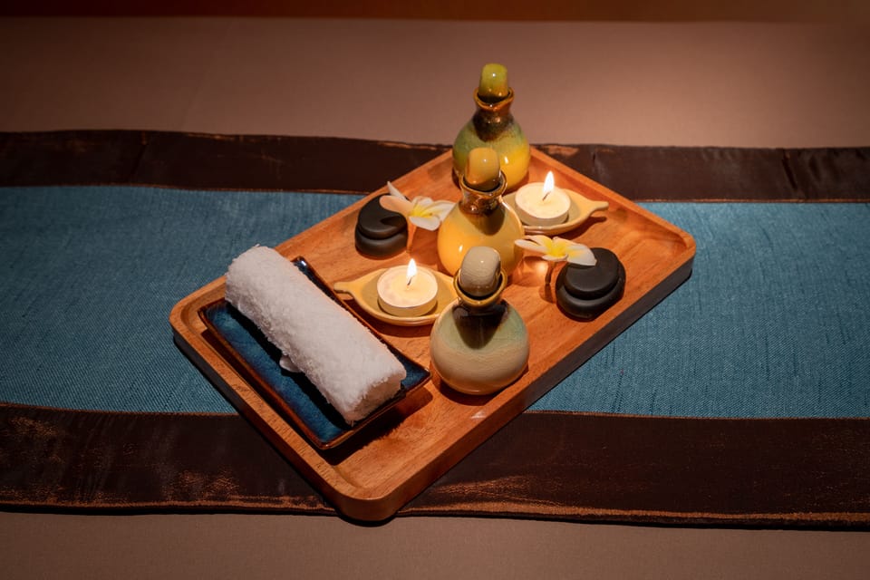 Couples treatment rooms, sauna, hot tub, steam room, body treatments